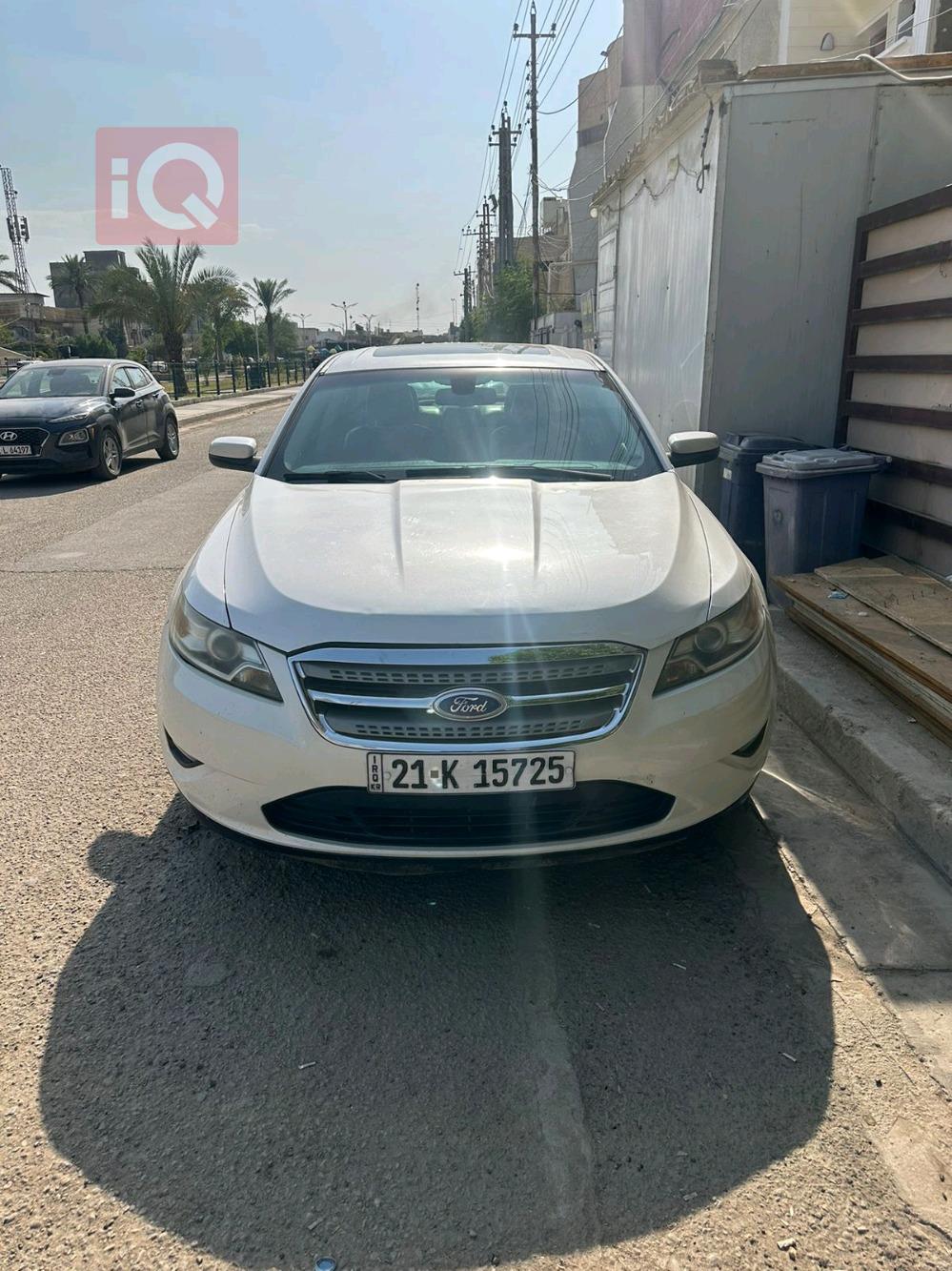 Ford Taurus